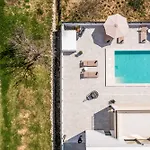 Hillside Rest Villa *